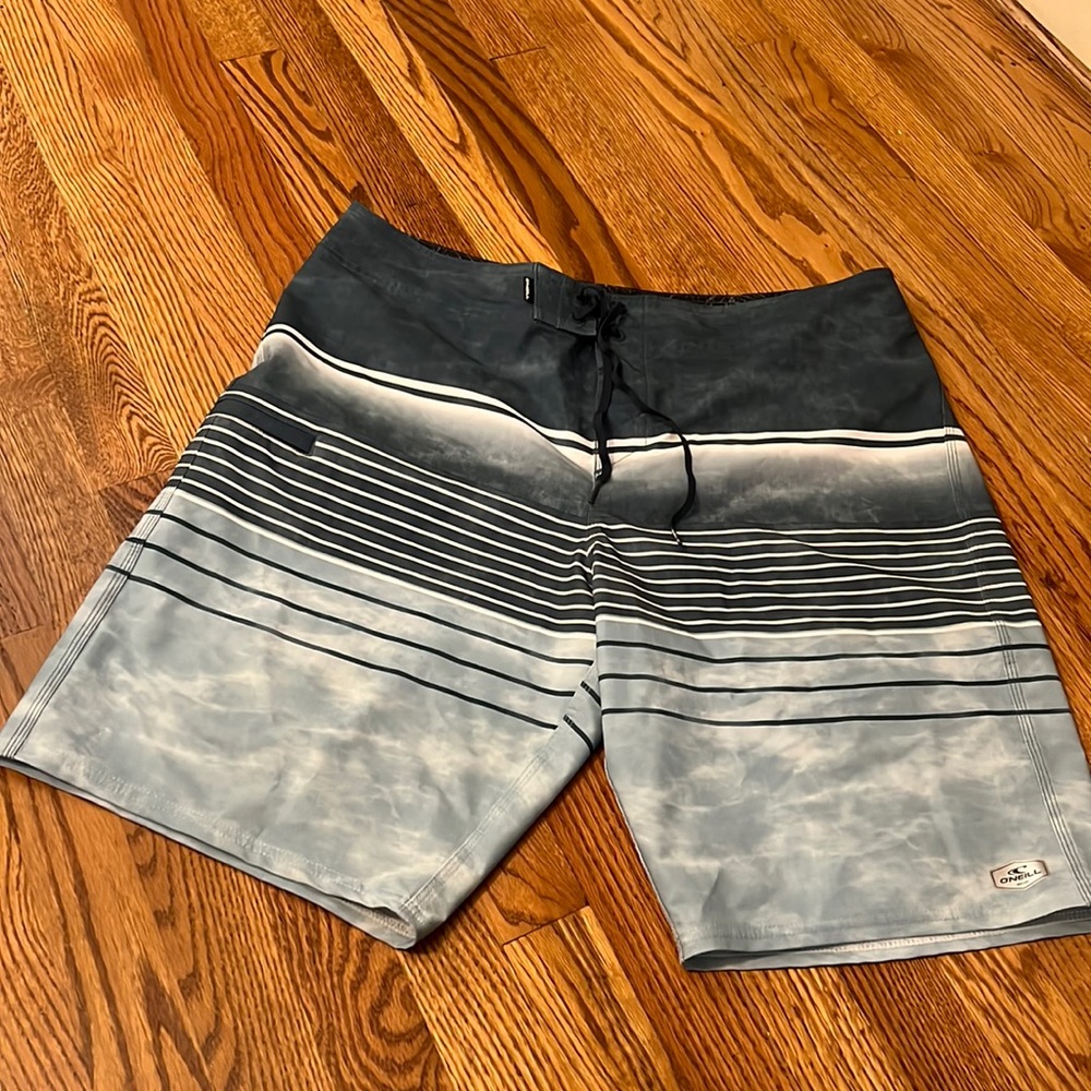 Like new O’Neill hyperfreak performance men’s swimming board shorts